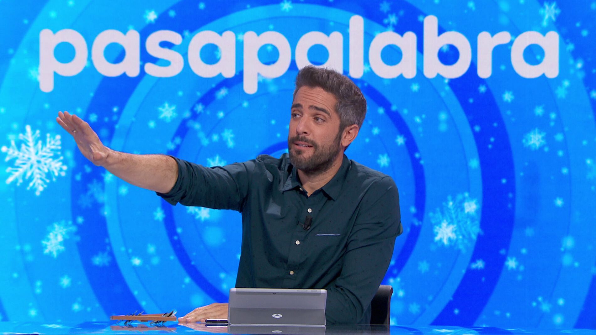 &ldquo;&iexcl;Ya est&aacute;, paradlo, que no es!&rdquo;, Roberto Leal &lsquo;destruye&rsquo; el esp&iacute;ritu navide&ntilde;o en el duelo entre Luis y Pablo 