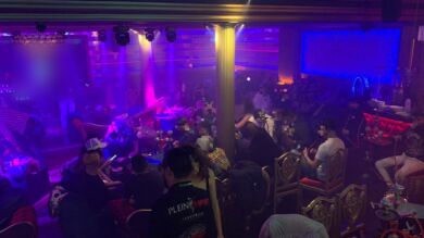 Desalojan a unas 1.200 personas en Barcelona por fiestas y botellones