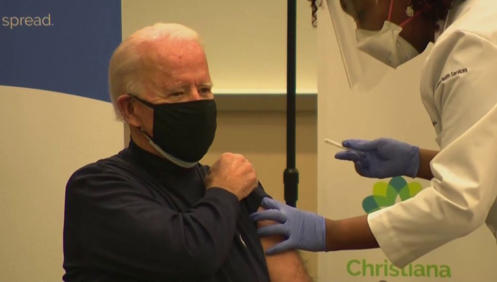 Joe Biden y su mujer reciben la vacuna contra el coronavirus 