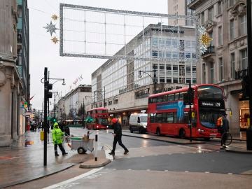 Oxford Street, vacía ante la alerta sanitaria declarada en Londres