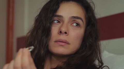 Avance de ‘Mujer’: ¿Se arrepiente del compromiso? Bahar se quita el anillo de Arif