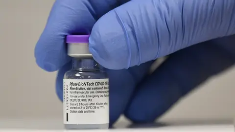 Así serán las tres fases de vacunación contra el coronavirus en España Así serán las tres fases de vacunación contra el coronavirus en España