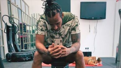 Hamilton, cerca de quedarse sin equipo después de que Daimler haya frenado su renovación por Mercedes