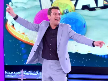 ¿Se pondrá de moda en las discotecas? El temazo con el que Arturo Valls pone a bailar a todos en ‘¡Ahora caigo!’ ¿Se pondrá de moda en las discotecas? El temazo con el que Arturo Valls pone a bailar a todos en ‘¡Ahora caigo!’