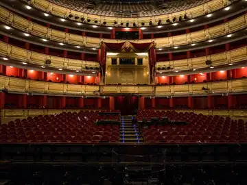 Lotería de Navidad 2020: Antena 3 Noticias entra en el Teatro Real en donde se celebra el sorteo Lotería de Navidad 2020: Antena 3 Noticias entra en el Teatro Real en donde se celebra el sorteo