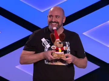 ‘Dispi’, el quinto integrante de ‘Los dispersos’ juega con ellos la bomba final ‘Dispi’, el quinto integrante de ‘Los dispersos’ juega con ellos la bomba final