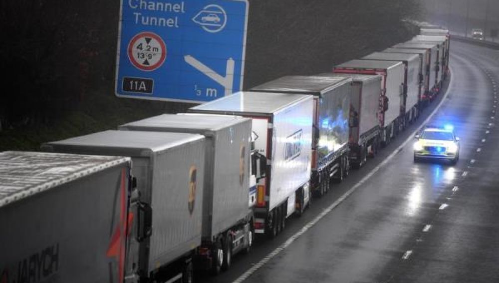 Camiones atrapados en la frontera de Francia