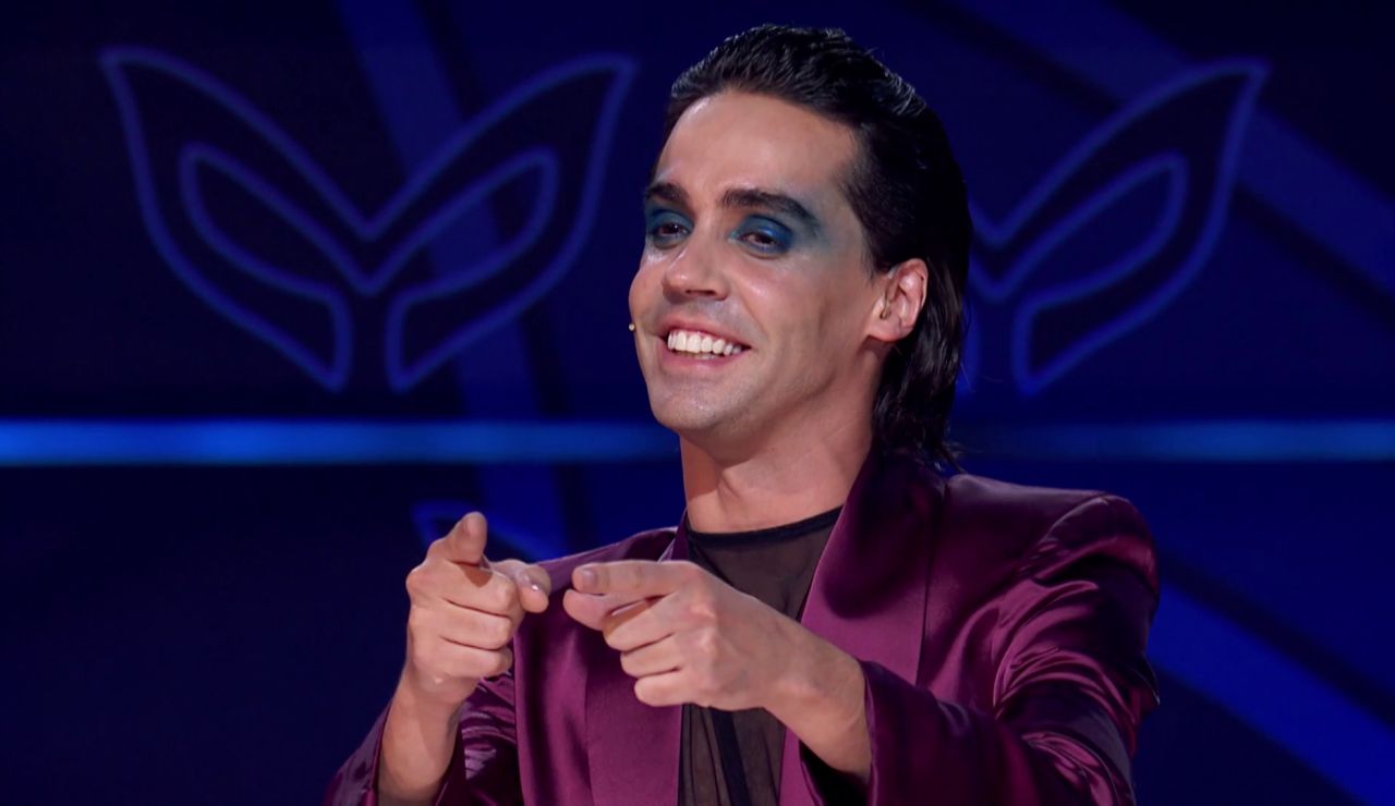 Javier Ambrossi se declara al Cuervo de la forma más romántica: ¡Le ha cantado para mostrarle su amor! 