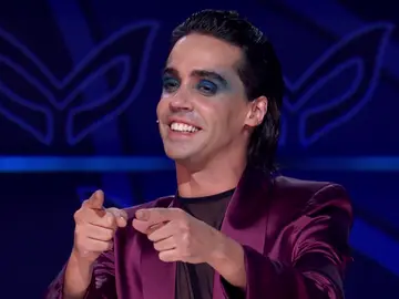 Javier Ambrossi se declara al Cuervo de la forma más romántica: ¡Le ha cantado para mostrarle su amor! Javier Ambrossi se declara al Cuervo de la forma más romántica: ¡Le ha cantado para mostrarle su amor!