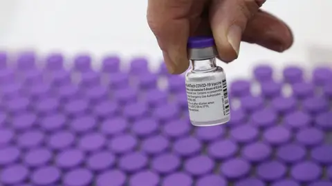 Una dosis de la vacuna contra el coronavirus. Una dosis de la vacuna contra el coronavirus.