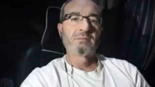Manuel Ruiz, camionero bloqueado en Reino Unido: "Todavía no me han hecho la PCR, estamos esperando a la llegada de los militares" Manuel Ruiz, camionero bloqueado en Reino Unido: "Todavía no me han hecho la PCR, estamos esperando a la llegada de los militares"