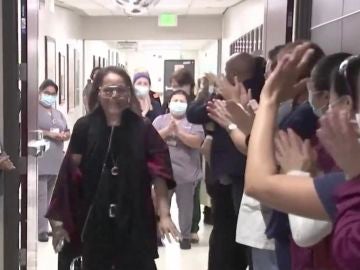 La emotiva despedida a una enfermera tras ocho meses ingresada en la UCI por coronavirus
