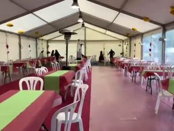 Chus, vecina de Santiago, vuelve a organizar una cena navideña para 100 personas desfavorecidas