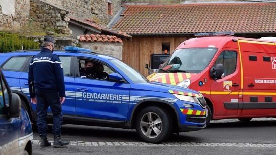 Imagen de archivo de un polic&iacute;a en Francia