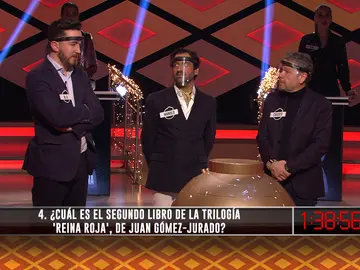 Chicote, Manolo y M. A. protagonizan una inusual y emocionante bomba final Chicote, Manolo y M. A. protagonizan una inusual y emocionante bomba final
