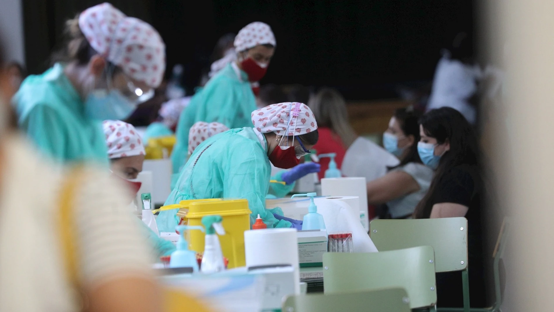 Sanitarios luchando contra el coronavirus Sanitarios luchando contra el coronavirus