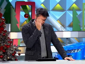 Jorge Fernández, en un aprieto en ‘La ruleta de la suerte’: “¿Cómo se baila un villancico?” Jorge Fernández, en un aprieto en ‘La ruleta de la suerte’: “¿Cómo se baila un villancico?”