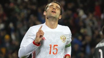 Roman Shirokov durante un partido con Rusia 