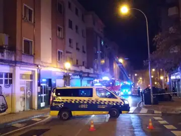 Seis heridos por un incendio provocado por un hombre atrincherado en una vivienda Pamplona Seis heridos por un incendio provocado por un hombre atrincherado en una vivienda Pamplona