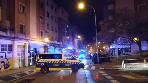 Seis heridos por un incendio provocado por un hombre atrincherado en una vivienda Pamplona Seis heridos por un incendio provocado por un hombre atrincherado en una vivienda Pamplona