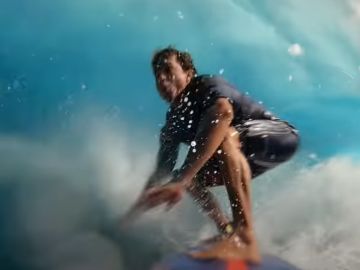 Kai Lenny surfeando en Jaws