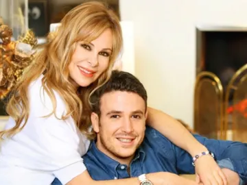 Imagen de Ana Obregón junto a su hijo Aless Lequio Imagen de Ana Obregón junto a su hijo Aless Lequio