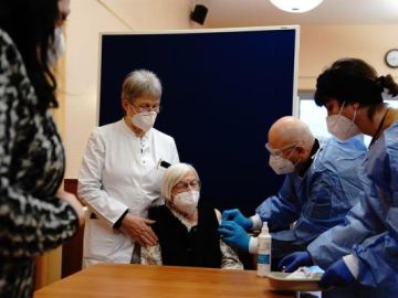 Primera vacunada contra el coronavirus en Alemania