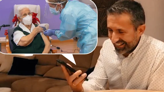 Araceli confiesa a su nieto que ha tenido que "hacerse la fuerte" en el momento de la vacunación contra el coronavirus Araceli confiesa a su nieto que ha tenido que "hacerse la fuerte" en el momento de la vacunación contra el coronavirus
