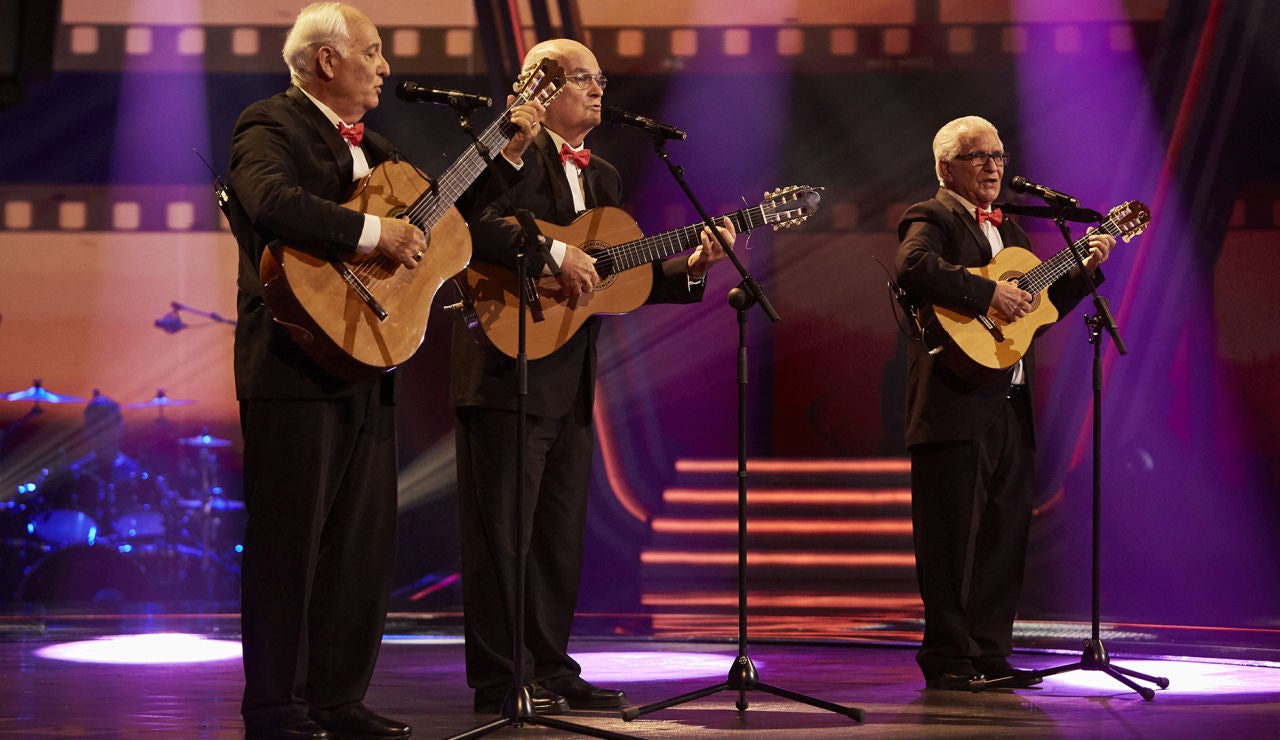 Los Tres Aries cantan ‘Para toda la vida’ en la Gran Final de ‘La Voz Senior’
