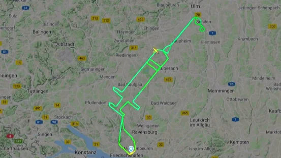Un piloto alemán recuerda el inicio de la vacunación contra el coronavirus dibujando una jeringa en el cielo Un piloto alemán recuerda el inicio de la vacunación contra el coronavirus dibujando una jeringa en el cielo