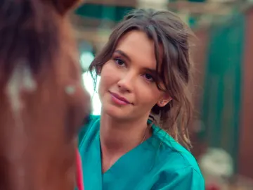 Candal retoma su vida sin imaginar que va a ser víctima de una estafa Candal retoma su vida sin imaginar que va a ser víctima de una estafa