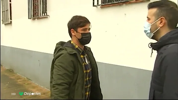 Álvaro Fraga, el surfista y monitor de natación que salvó al bebé que cayó de una ventana en Ferrol Álvaro Fraga, el surfista y monitor de natación que salvó al bebé que cayó de una ventana en Ferrol