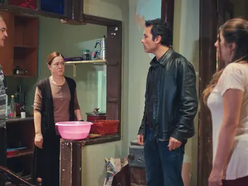 Arif explota ante el inminente regreso de Sarp y asegura que luchará por el amor de Bahar Arif explota ante el inminente regreso de Sarp y asegura que luchará por el amor de Bahar