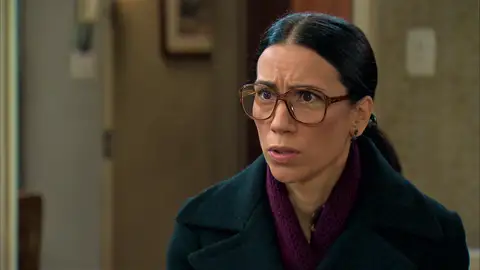 El arriesgado plan de Manolita para acercarse a Carlitos y su familia El arriesgado plan de Manolita para acercarse a Carlitos y su familia