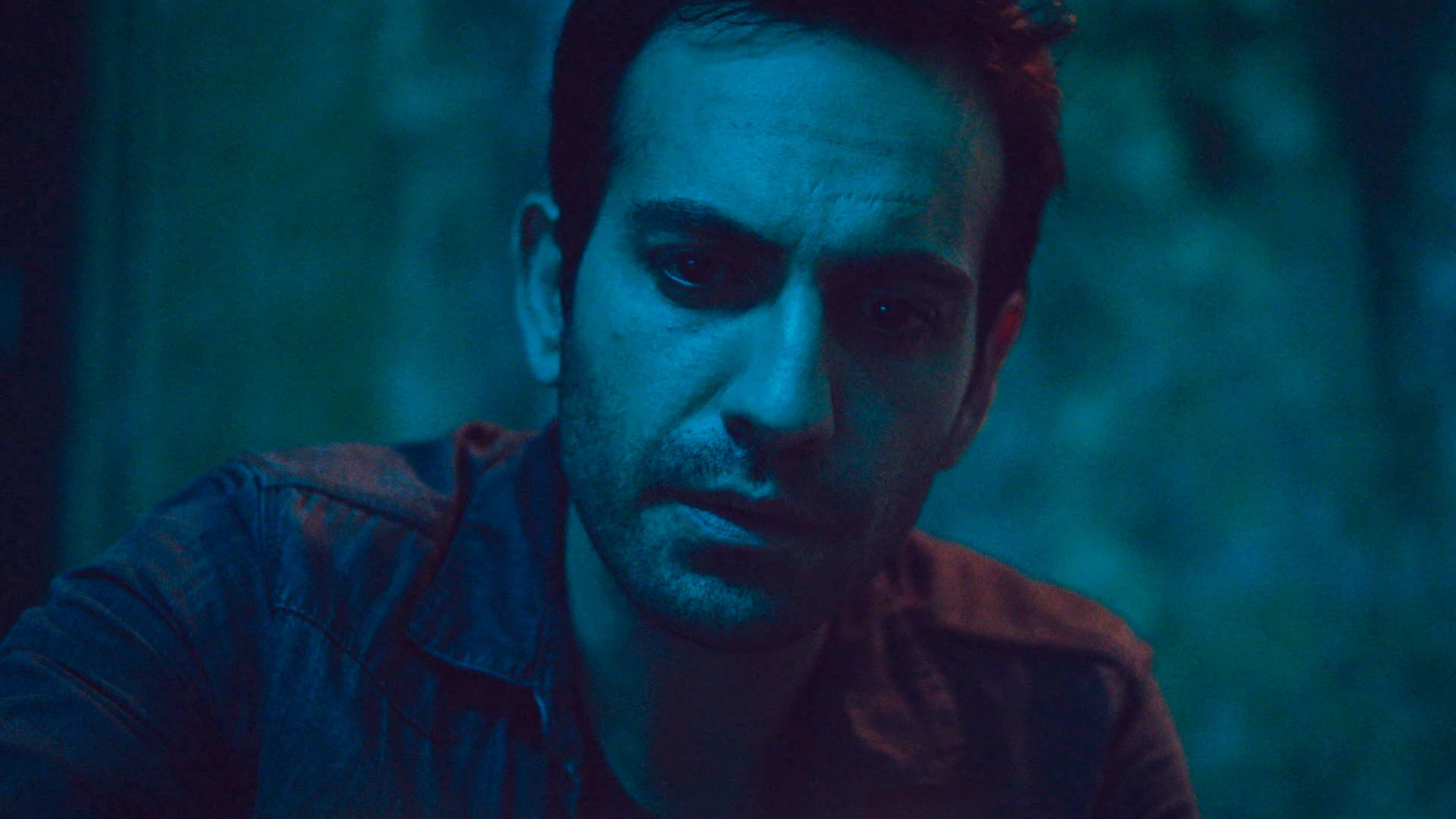 Demir, confundido, comienza a sentir una conexión especial por Öykü Demir, confundido, comienza a sentir una conexión especial por Öykü
