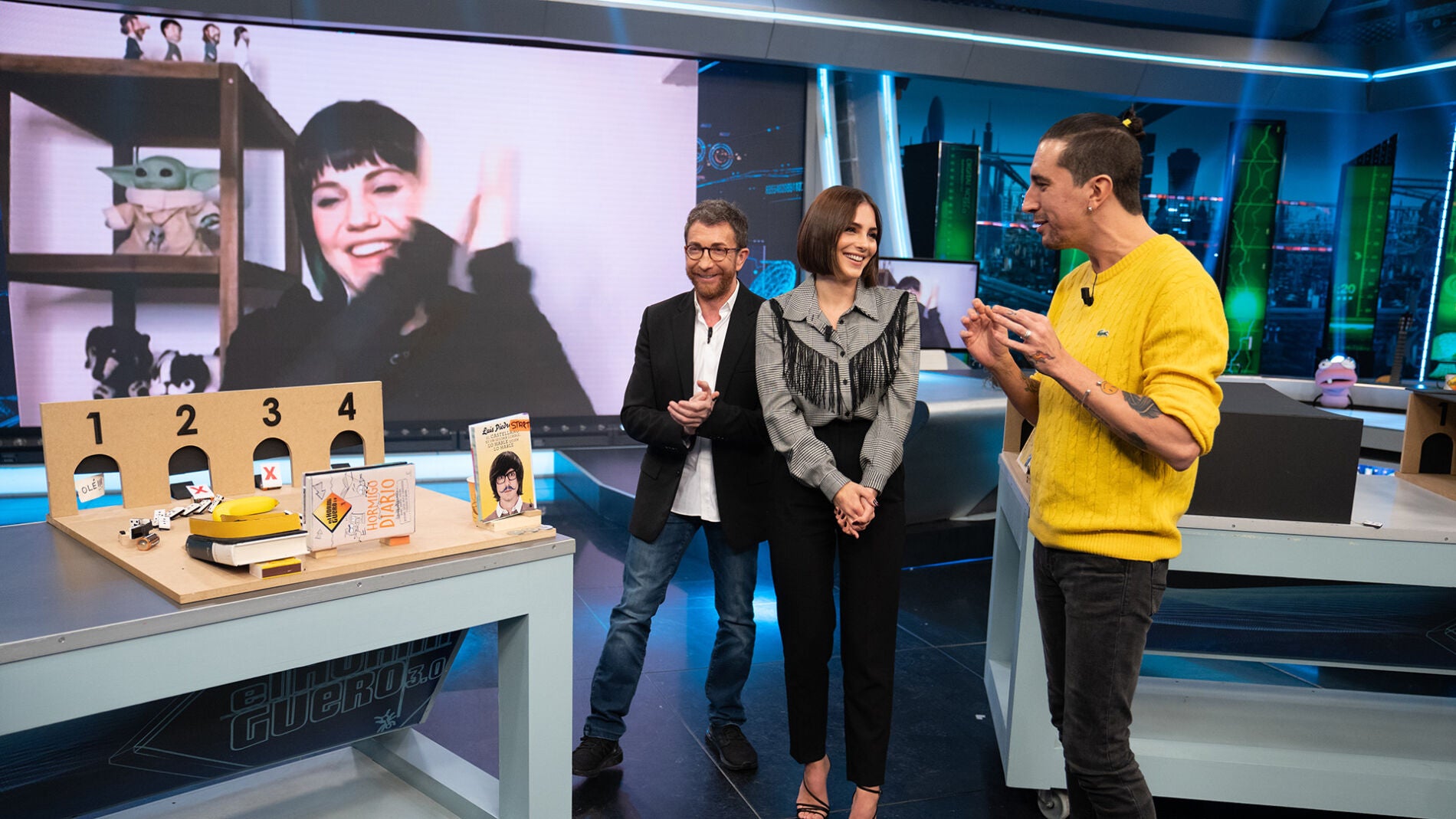 Andrea Duro y Angy Fern&aacute;ndez disfrutan de una ciencia divertida en 'El Hormiguero 3.0': "&iquest;Por qu&eacute; puerta va a entrar la bolita?"