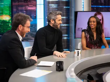 Roberto Leal desvela su complicado reto contra Arturo Valls en 'El Desafío': "Me lesioné una rodilla por picarme" Roberto Leal desvela su complicado reto contra Arturo Valls en 'El Desafío': "Me lesioné una rodilla por picarme"