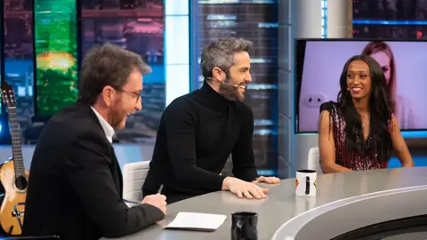 Roberto Leal desvela su complicado reto contra Arturo Valls en 'El Desafío': "Me lesioné una rodilla por picarme" Roberto Leal desvela su complicado reto contra Arturo Valls en 'El Desafío': "Me lesioné una rodilla por picarme"