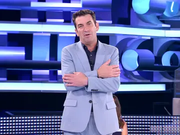 “Desde ‘Furor’ no se veía algo igual”: Arturo Valls alucina y se emociona con el público de ‘¡Ahora caigo!’  “Desde ‘Furor’ no se veía algo igual”: Arturo Valls alucina y se emociona con el público de ‘¡Ahora caigo!’