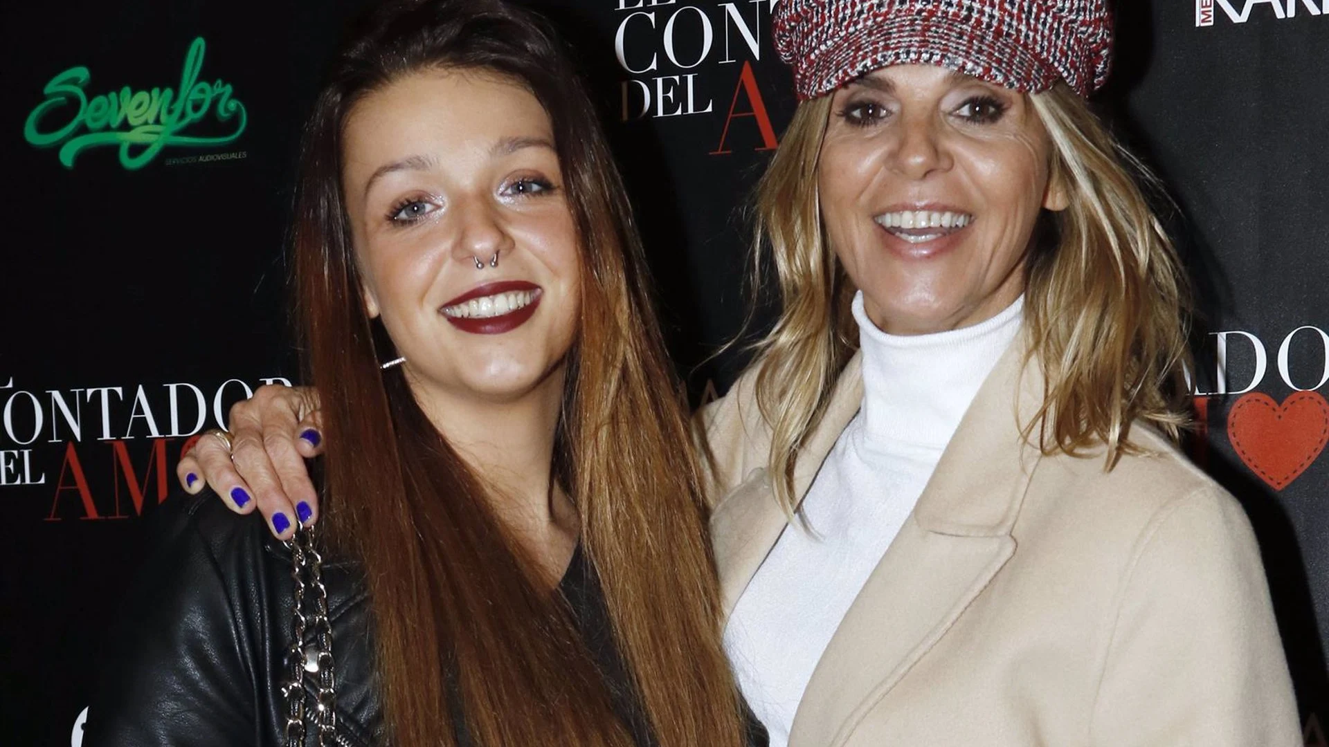 Arancha de Benito junto a su hija, Zayra Gutiérrez Arancha de Benito junto a su hija, Zayra Gutiérrez