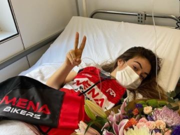 La ciclista Enara López, tras sufrir un atropello