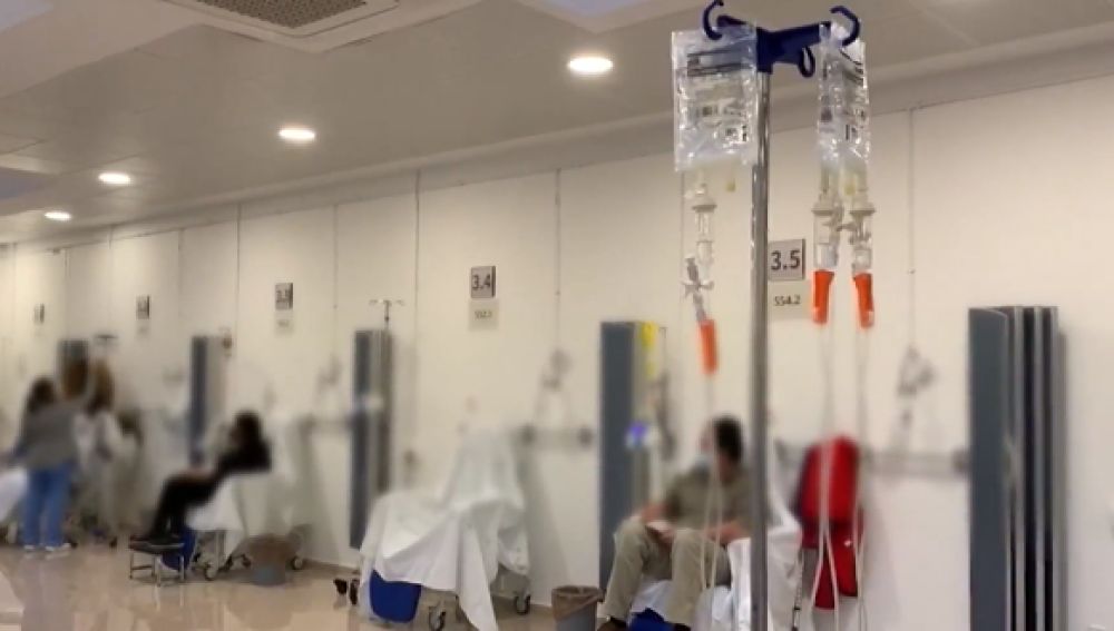 El Hospital Clínico de Málaga convierte la cafetería en un hospital de día por el aumento de hospitalizaciones por coronavirus