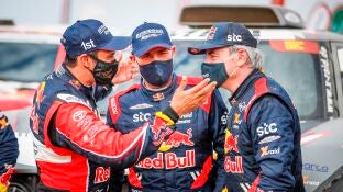 Al Attiyah, Peterhansel y Carlos Sainz, los tres primeros del Dakar