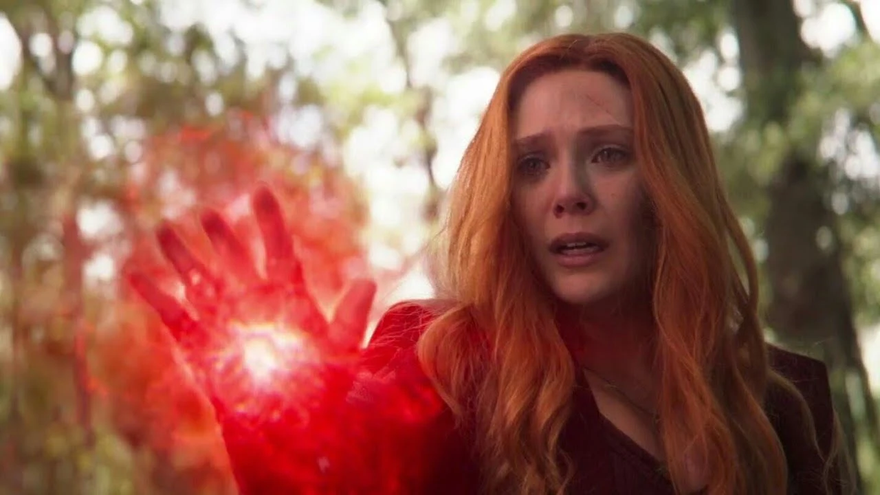 Elizabeth Olsen como Bruja Escarlata en 'Vengadores: Infinity War' Elizabeth Olsen como Bruja Escarlata en 'Vengadores: Infinity War'
