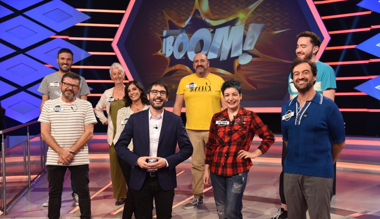 Juanra Bonet presenta a 'Los dispersos' y a 'Los caligaris' en 'La liga de los millonarios': "Es la Champions de '¡Boom!'" Juanra Bonet presenta a 'Los dispersos' y a 'Los caligaris' en 'La liga de los millonarios': "Es la Champions de '¡Boom!'"