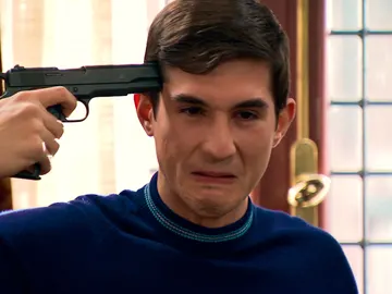 Tito, a punto de suicidarse acorralado por Manolita Tito, a punto de suicidarse acorralado por Manolita