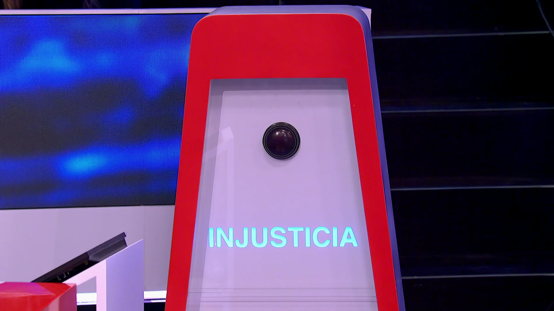 Roberto Leal explica al jurado la dinámica de ‘El botón de la injusticia’