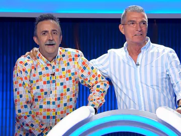 Santi Rodríguez y Manolo Sarria se lucen con un ‘pase de modelos’ Santi Rodríguez y Manolo Sarria se lucen con un ‘pase de modelos’