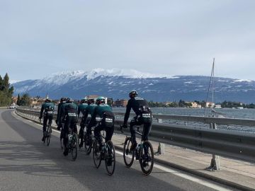 Entrenamiento de los ciclistas del Bora