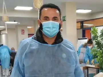 El alcalde de La Nucía y el concejal de Sanidad se vacunan contra el coronavirus como sanitarios El alcalde de La Nucía y el concejal de Sanidad se vacunan contra el coronavirus como sanitarios